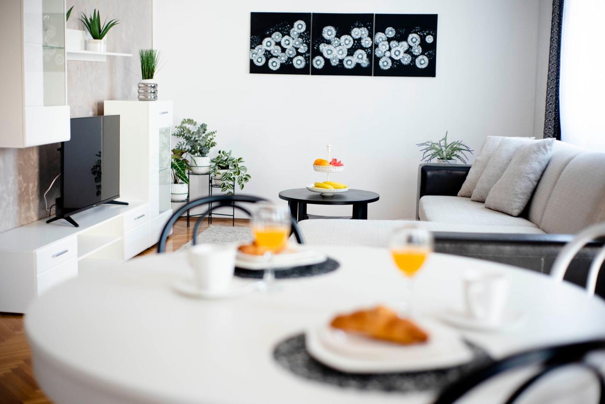 Apartman Karla Sinj Eksteriør billede